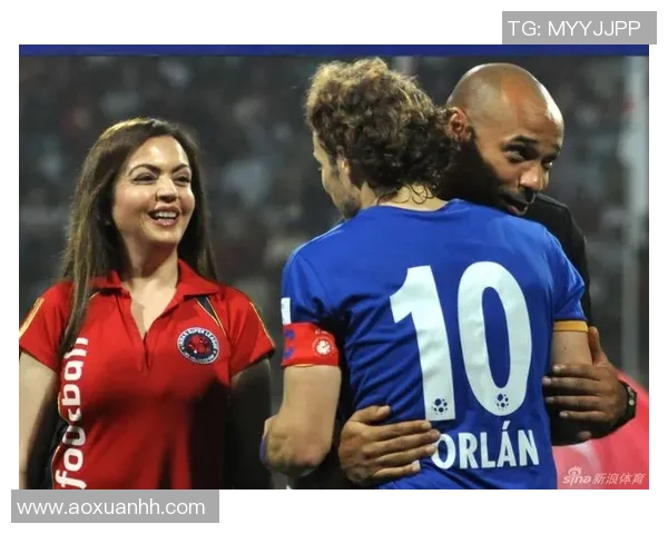 足球明星亨利的妻子美丽瞬间分享她的时尚生活与家庭幸福图集 足球明星亨利的妻子美丽瞬间分享她的时尚生活与家庭幸福图集