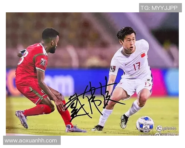 追逐足球梦想的签名收藏者与明星背后的故事